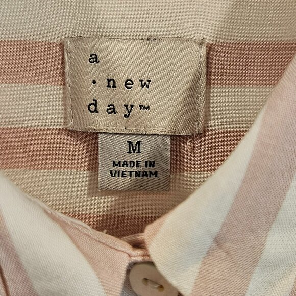 a new day women's blouse - Picture 3 of 4
